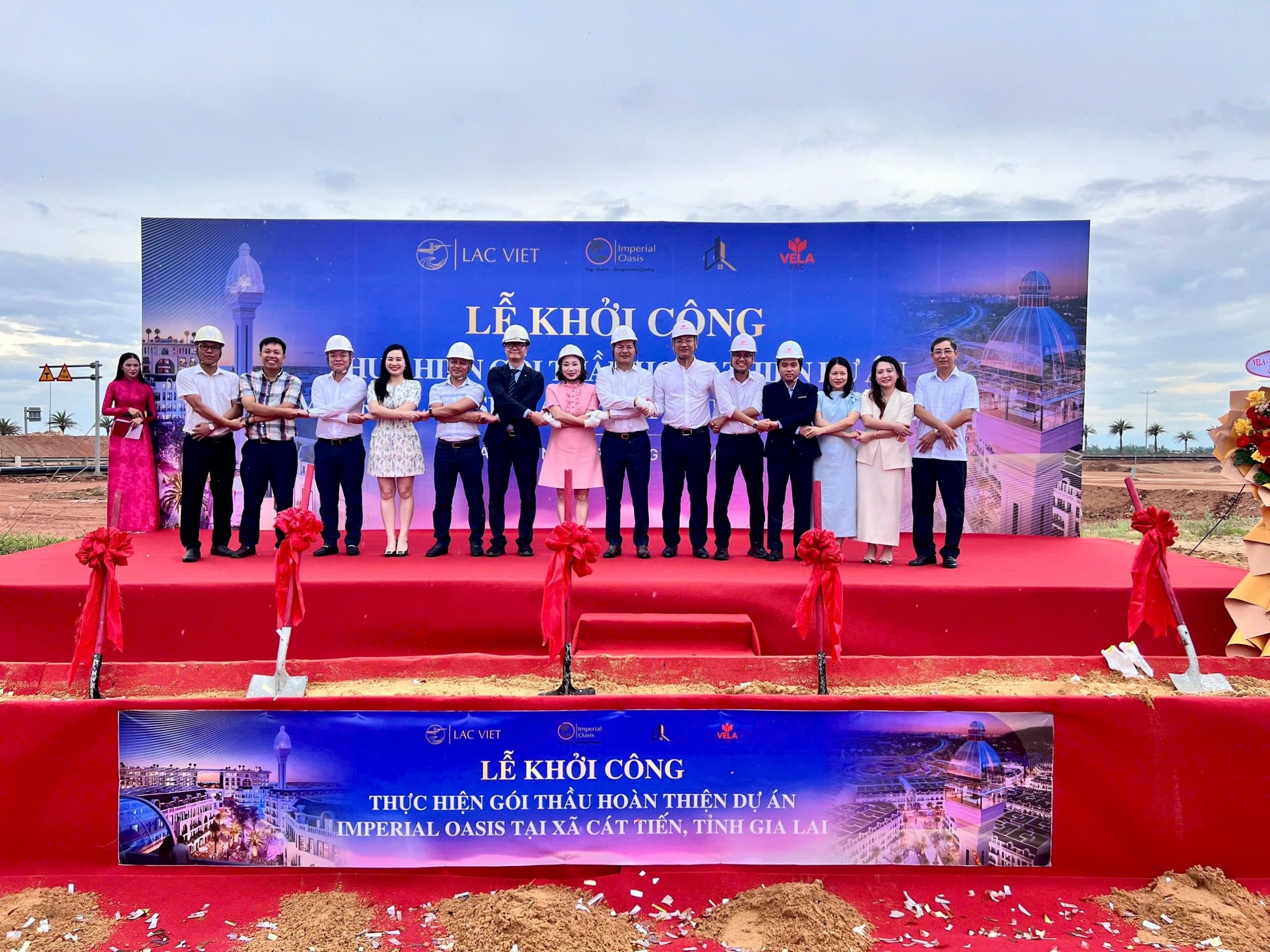 Đại diện các đơn vị tại lễ khởi công